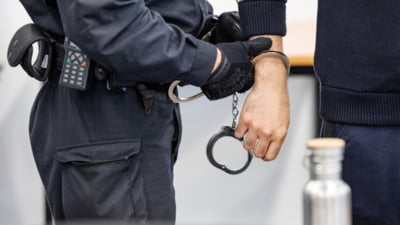 Președintele unei secții de votare, reținut pentru că a încercat să racoleze un minor de 15 ani în scopuri sexuale