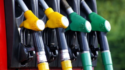 Prețul țițeiului a explodat după atacul Israelului în Iran. Îngrijorări cu privire la întreruperea aprovizionării cu petrol