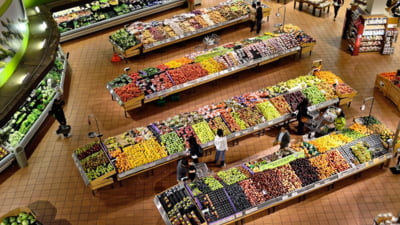 Preţurile alimentelor, la cel mai ridicat nivel din ultimii ani. Care este cauza scumpirilor