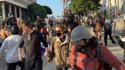 Protestele din SUA se extind, în ciuda amenințărilor lui Trump: ”Los Angeles nu este deloc în flăcări, aşa cum teribilul nostru lider încearcă să vă facă să credeţi” VIDEO