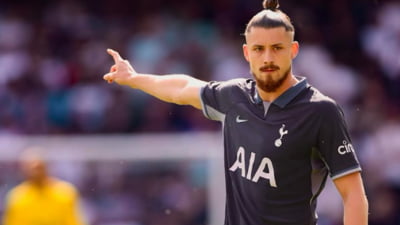 Radu Drăgușin a "suferit" alături de Son. Cum au trăit cei doi meciul decisiv al lui Tottenham VIDEO