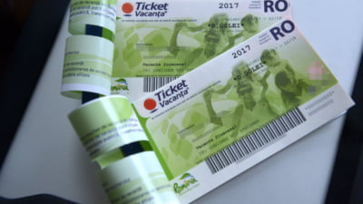 Revoltă în turism, după intenția Guvernului de a tăia din nou valoarea voucherelor de vacanţă. "Nu le vrem pe post de praf în ochi, doar în extrasezon"