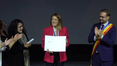Roberta Metsola, premiată la Timișoara. Laude pentru români de la șefa Parlamentului European: Oameni care au ales speranța în locul fricii, unitatea în locul divizării VIDEO