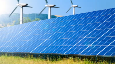 România produce din ce în ce mai multă energie solară, dar o oprește voit dintr-un motiv bizar