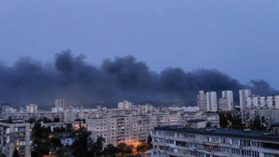 Rusia îşi schimbă din nou tactica şi loveşte oraşele ucrainene cu roiuri de drone kamikaze