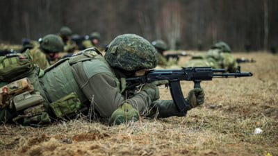 Rusia pregătește o ofensivă majoră în Ucraina, deși mimează eforturi de pace
