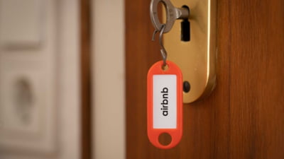 Spania taie de la rădăcină anunțurile ilegale de pe Airbnb: aproape 66.000 de oferte de închiriere, eliminate dintr-un foc