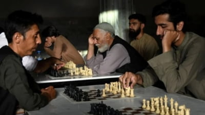 Talibanii au luat o decizie șocantă. Motivul pentru care au interzis șahul
