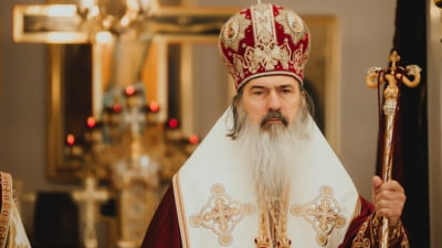 Teodosie nu se dezminte. A ținut slujbă pentru AUR înainte de alegeri. Simion, Georgescu și Gavrilă, binecuvântați "pentru Biserica noastră, pentru neamul nostru, pentru țara noastră" VIDEO