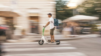 Titi Aur, avertisment despre trotinete electrice: „Pericol public”. Cine crede expertul că este vinovat pentru teribilismul conducătorilor