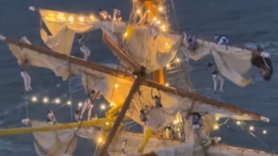 Tragedie pe East River. O navă militară mexicană se izbește de Podul Brooklyn, una dintre cele mai bine păzite construcții din lume VIDEO