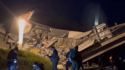 Tren deraiat în Rusia după ce un pod s-a prăbușit. Cel puțin șapte morți VIDEO