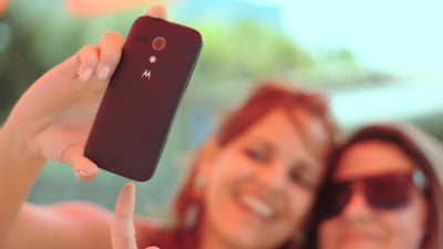 Turiștii plătesc sume uriașe pentru a li se confisca telefoanele în vacanță: „O iau razna în primele 24 de ore”