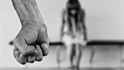 Un "așa-zis" tată din București și-a violat timp de 10 ani fiicele minore. Cine l-a demascat