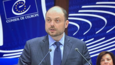 Un celebru disident rus explică de ce Kremlinul vede România ca o țină. “Când Putin pune ochii pe o țară, lucrează și cu localnicii. Altfel nu se poate"