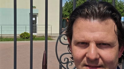Un deputat SOS, lider al formațiunii neolegionare „Noua Dreaptă”, îndemnă la anularea votului: „Indiferent de rezultat, acest scrutin este nevalid”