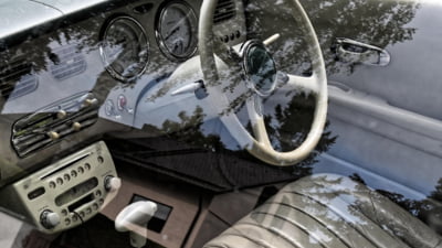 Un mare producător auto renunță la 20.000 de angajați și închide fabrici. Pierderile au accelerat în urma taxelor lui Trump