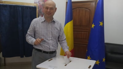Un român a călătorit 1.700 de kilometri ca să poată vota. "Într-un minut am și terminat. Mai complicat a fost de ajuns aici"