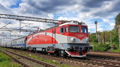 Un tânăr a fost înjunghiat într-un tren oprit de urgență la Petroșani. Agresorul, cercetat penal