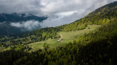 Via Transilvanica s-a conectat și cu Brașovul. Unde se află a treia poartă de intrare pe celebrul traseu turistic